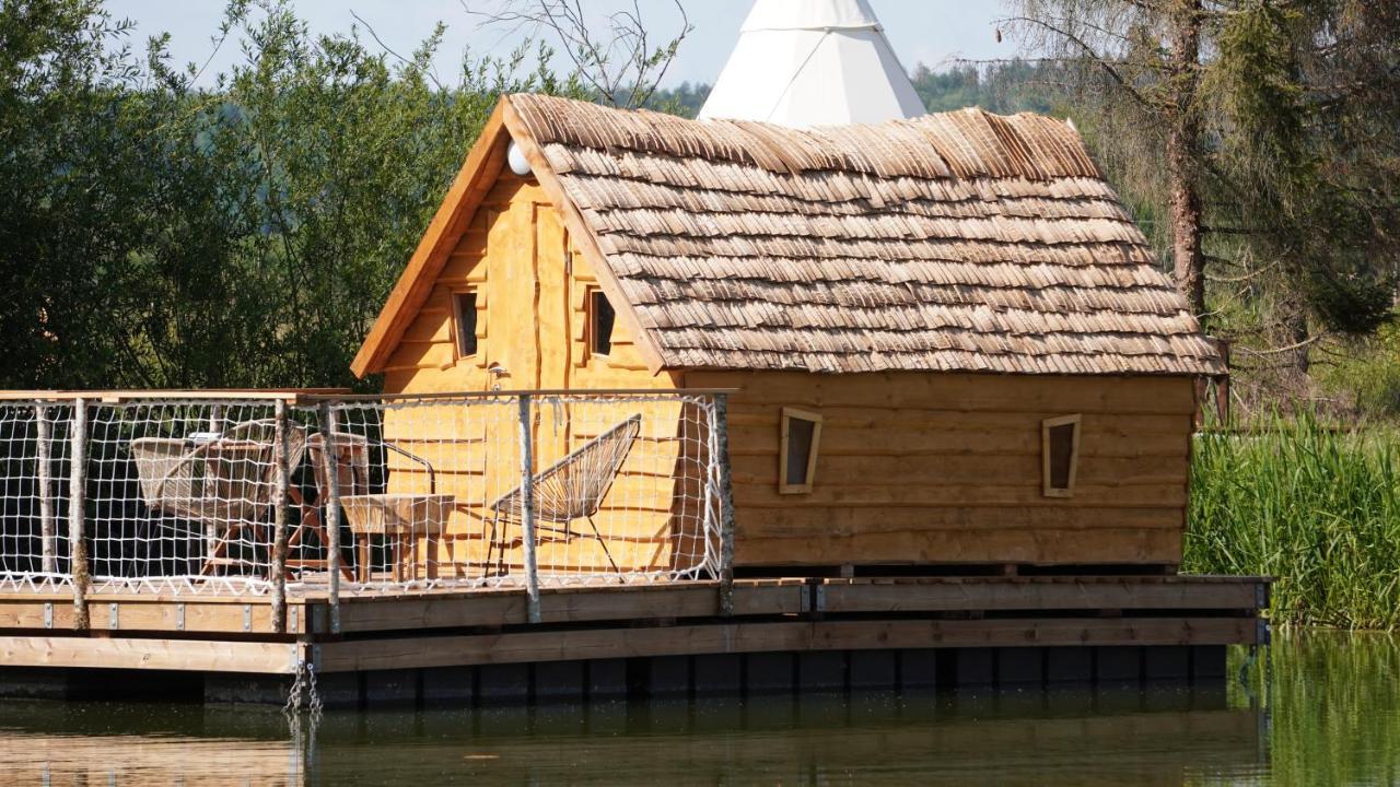 Les Cabanes Flottantes Givrauval Eksteriør bilde