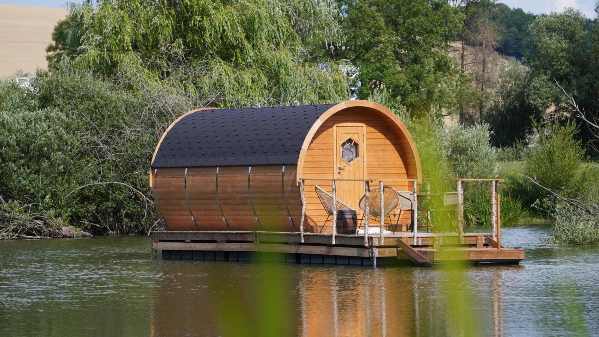 Les Cabanes Flottantes Givrauval Eksteriør bilde